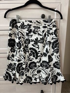 CAbi Black & White Floral Skirt with Scalloped Hem Size 4